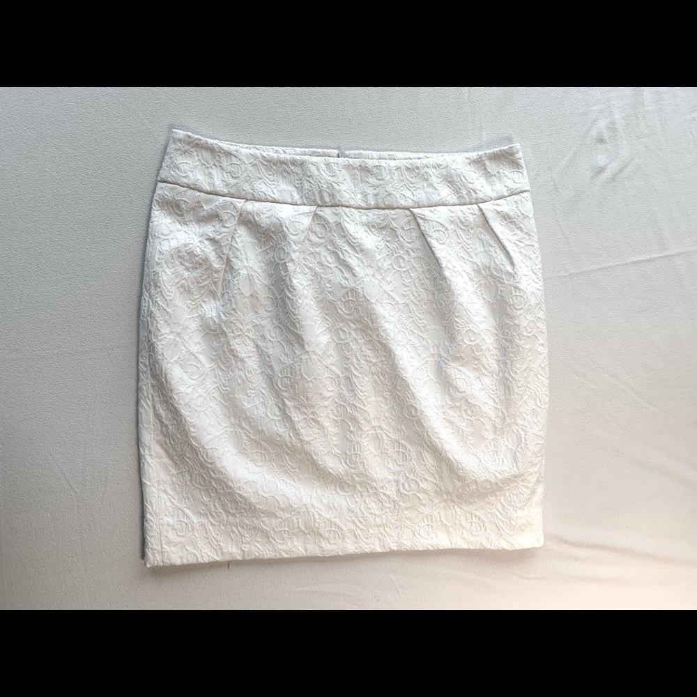 Ivory, floral patterned pencil skirt